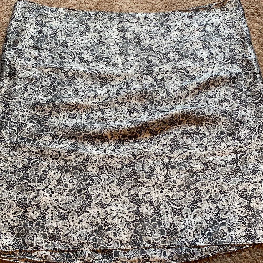 Women’s Scarf - Picture 2 of 2